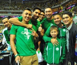 Mayor Francis Zamora with former DLSU teammates and coach Franz Pumaren. [photo from Mayor Francis Zamora Facebook]