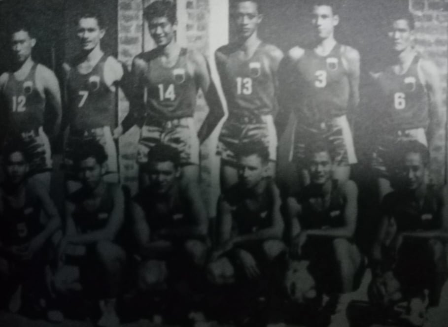 Led by the pigeon-chested Caloy Loyzaga (3), our boys captured the gold medal in the 1st Asian Games held in New Delhi, India in 1951. [Henry Liao photo]