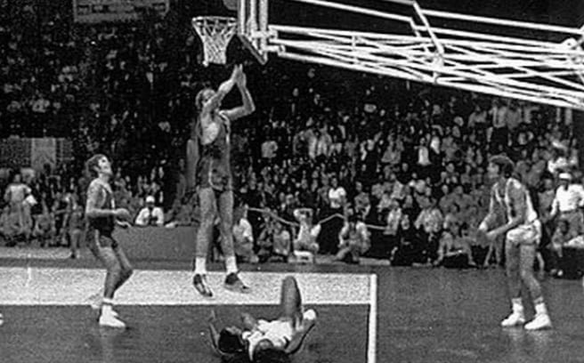 This unmolested twinner by Alexander Belov lifted the former Soviet Union to a controversial 51-50 decision over the U S. in the men's basketball finals of the terrorism-marred 1972 Olympics in Munich, Germany.