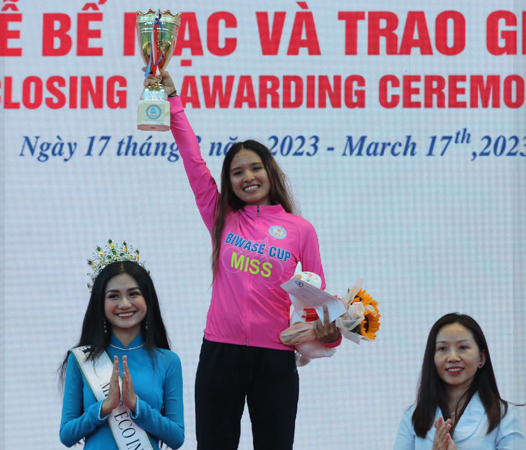 MATHILDA KROG, who highlighted her performance with podium finishes in two intermediate sprints, is named Miss Beauty of Biwase 2023—a side event of the race held annually in Vietnam to celebrate International Women’s Day.