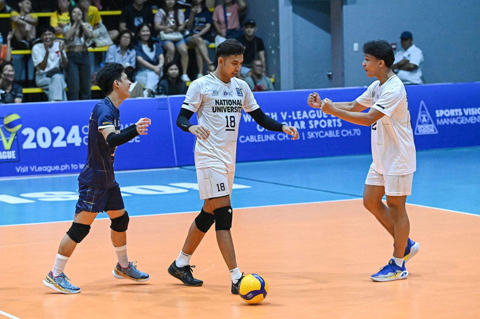 Leo Aringo of the NU Bulldogs [V-League images]