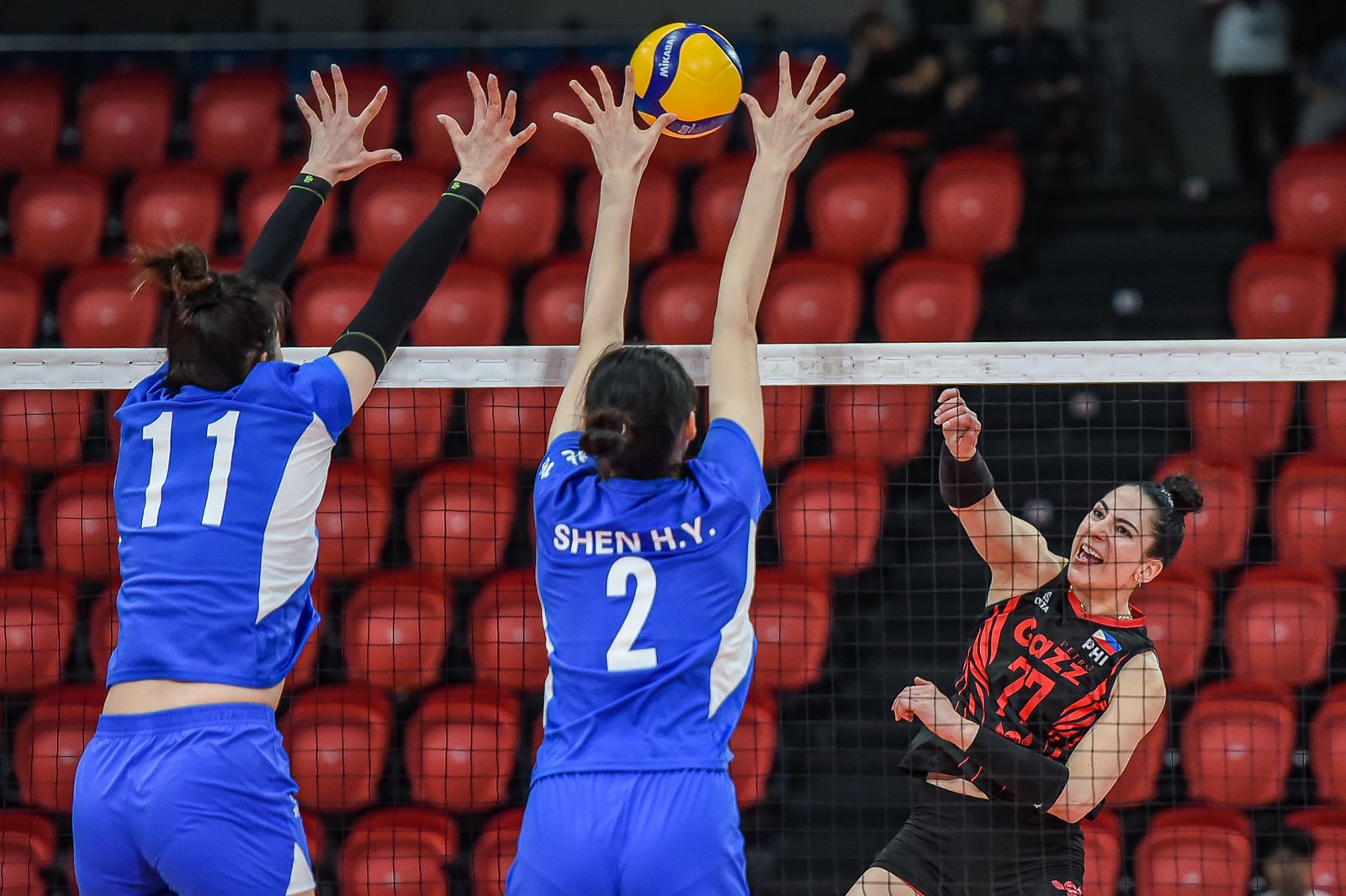 Petro Gazz's Gia Day fires off another attack but can't hold off Beijing Baic Motor in the AVC Women’s Volleyball Champions League quarterfinal [PVL Images]