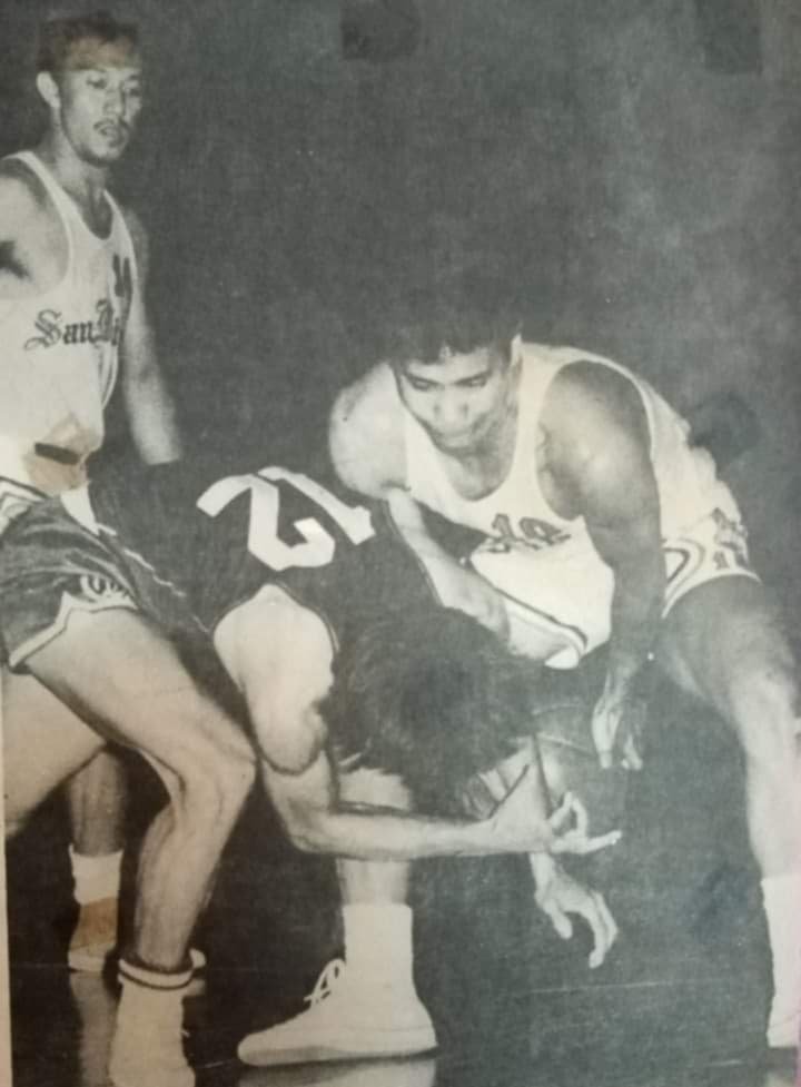 Rosalio Martiez (left) and Dodie Miego (right) were among the prominent products of Sugbu basketball during the lae 1960s and early 1970s.