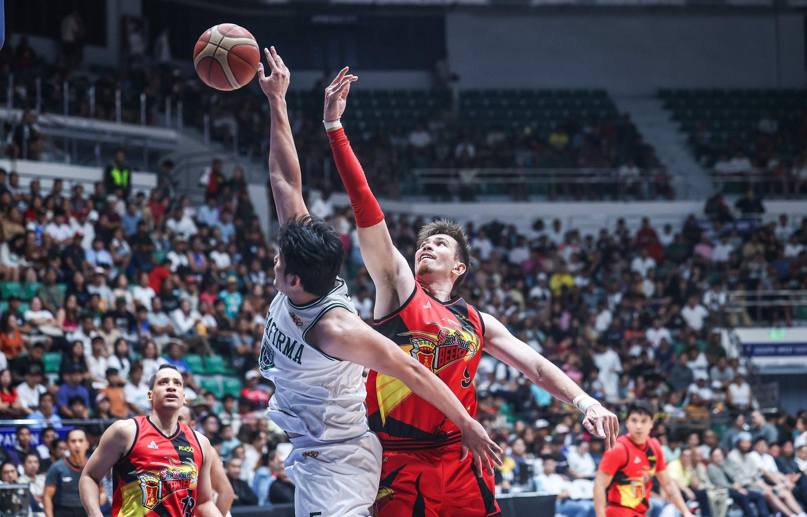 Rodney Brondial stands tall after grabbing a career-high 22 rebounds for San Miguel Beer. [PBA Images]