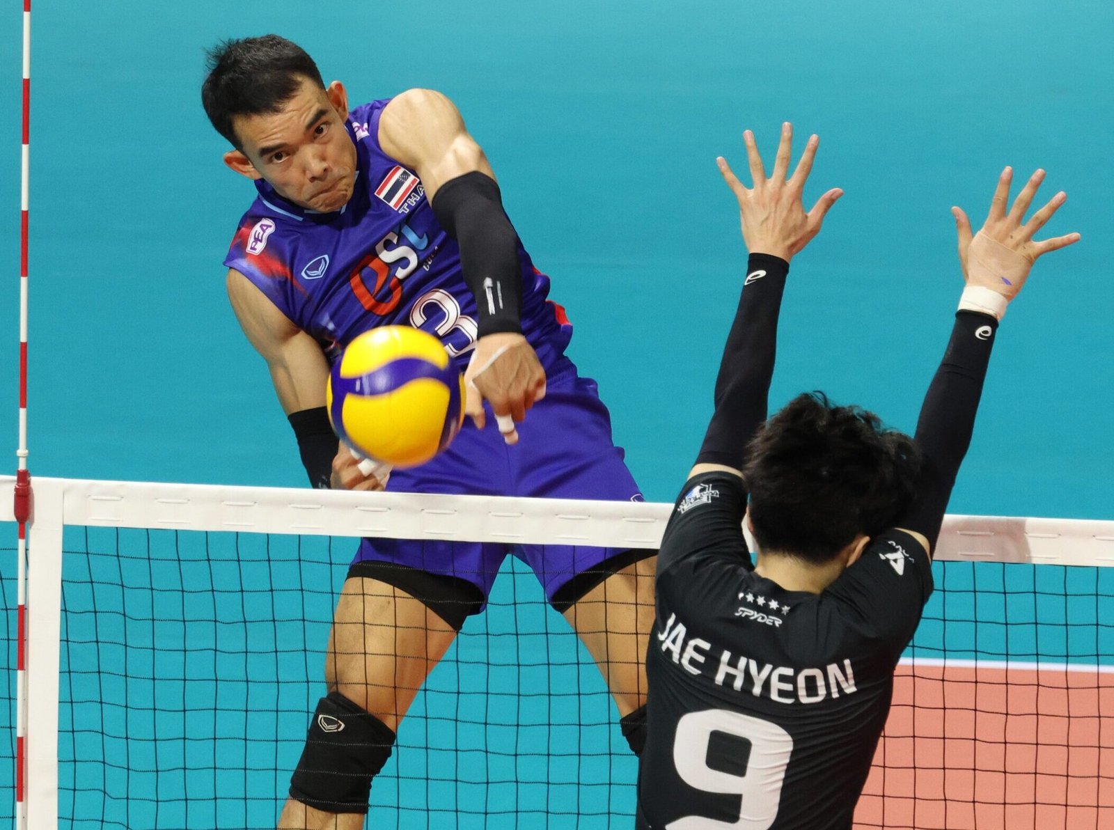Khonhan Amornthep shines with 19 points and strong blocking performance