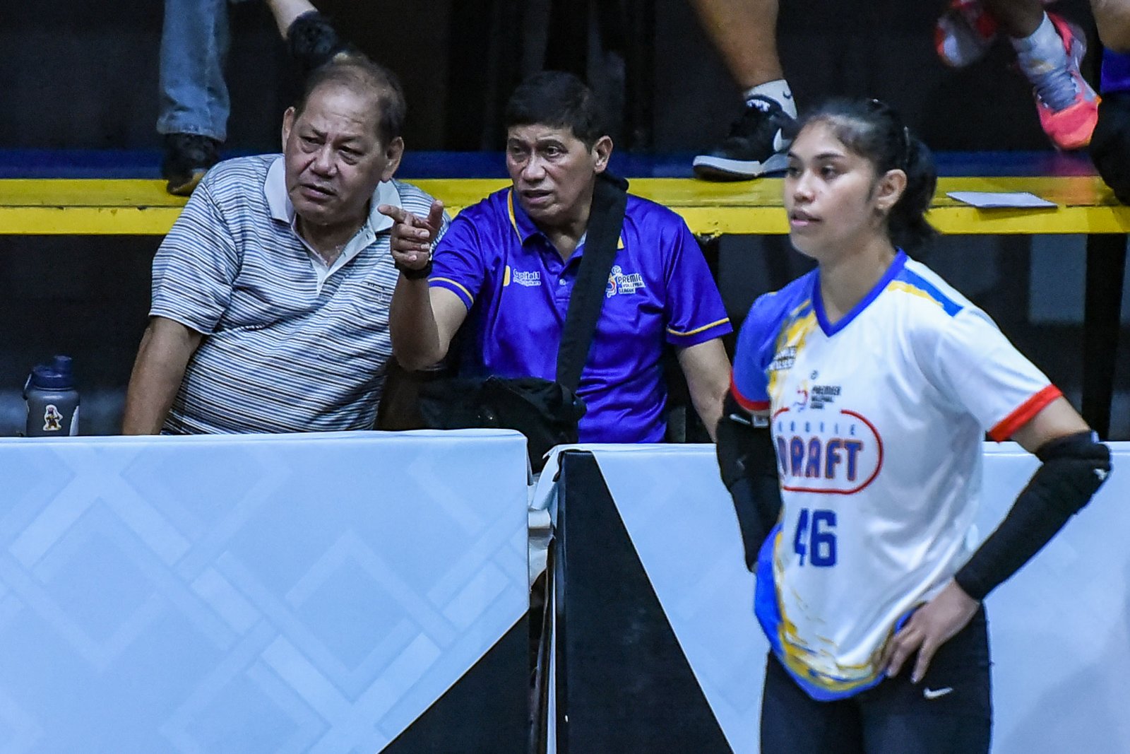 Roger Gorayeb observing talent during the high-stakes scrimmages. [PVL photo]