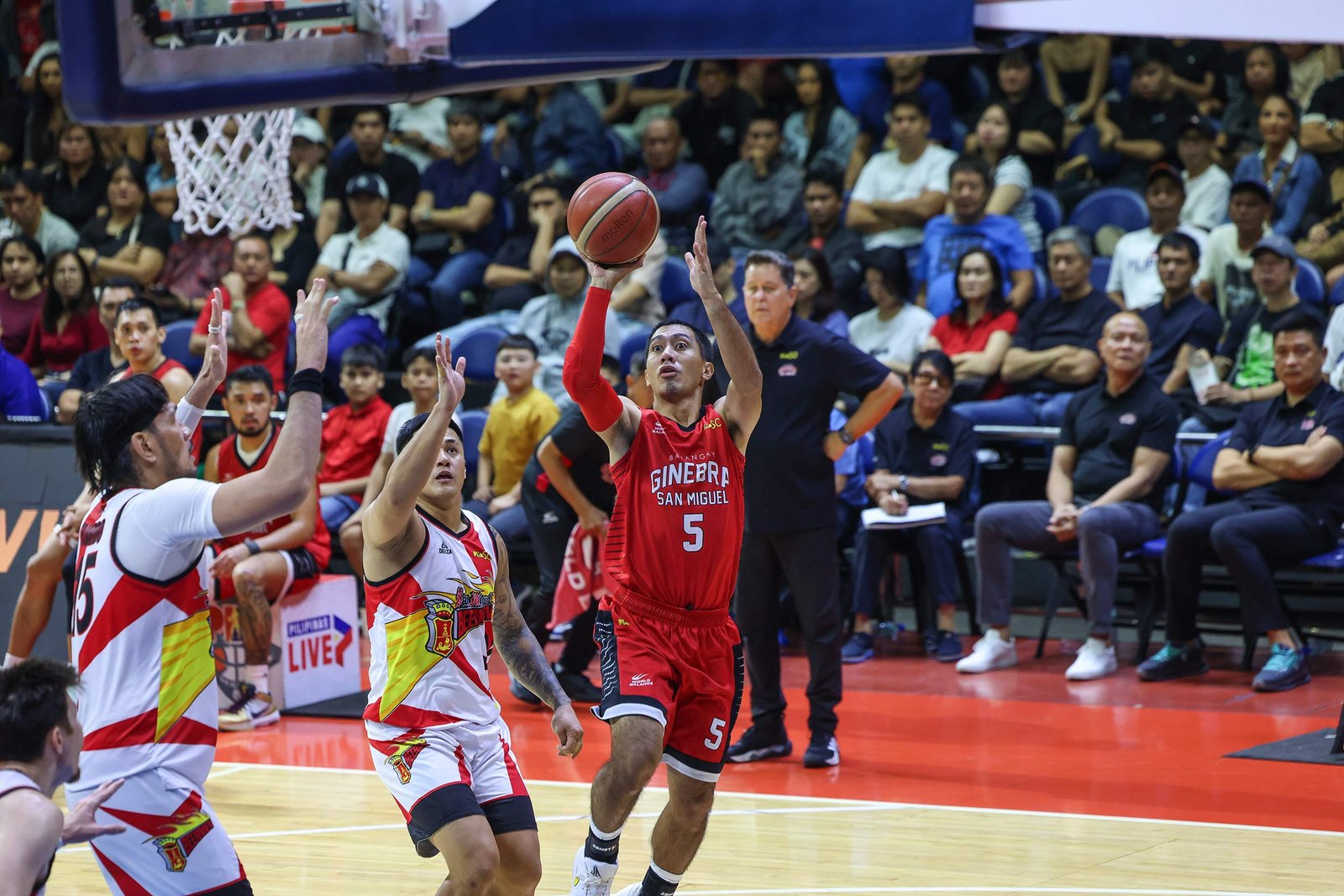 LA Tenorio fires the game-winning three in Ginebra’s win over San Miguel in Game 6 of the PBA Philippine Cup semifinals. [PBA Images]