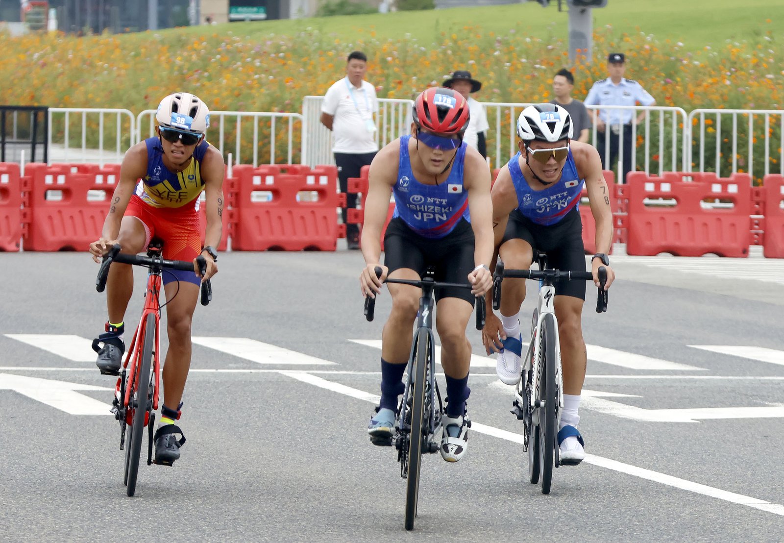 Franklin Yee pushing through in the duathlon mixed relay event. [photo: Chengdu World Games 2025]