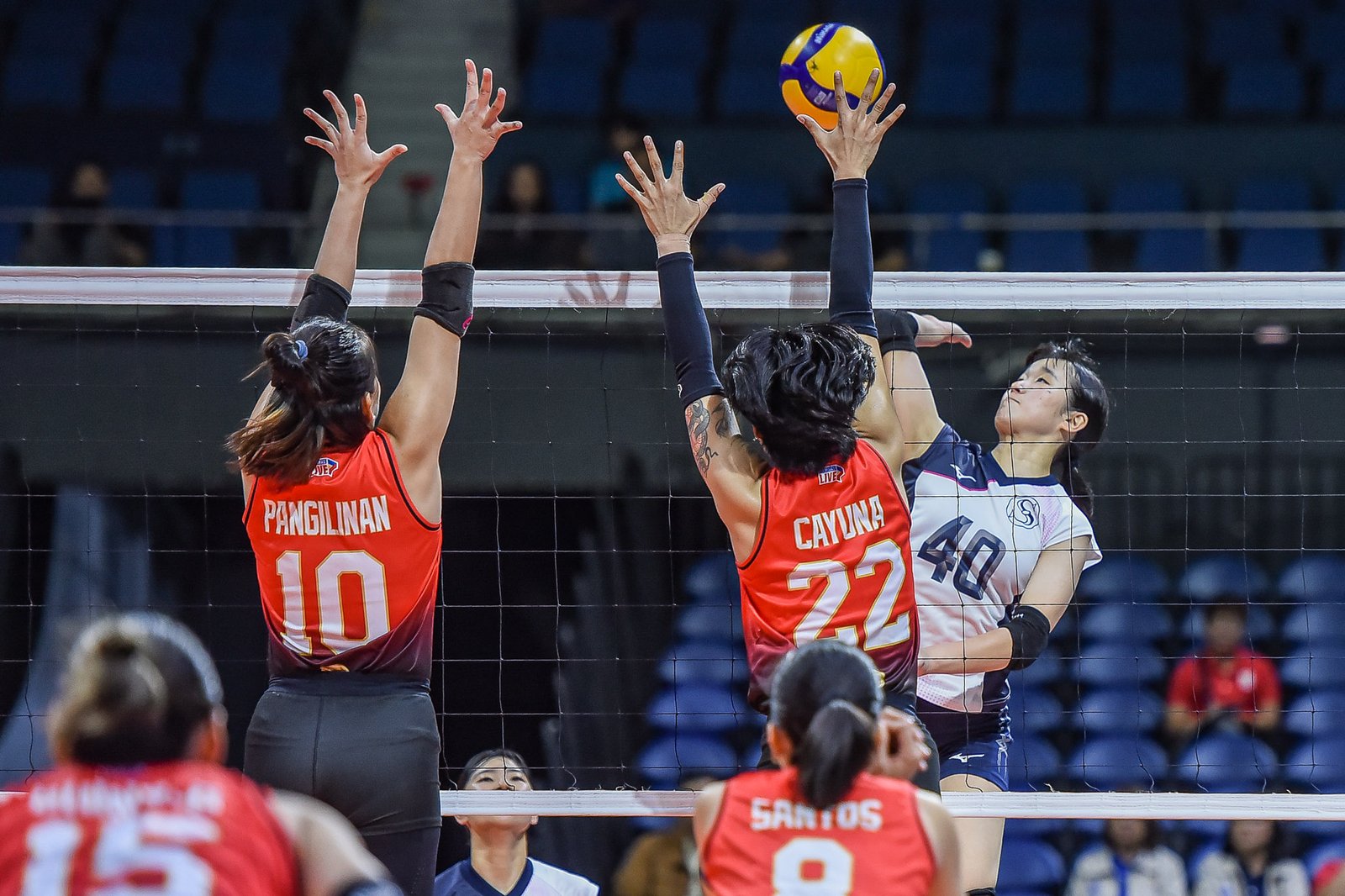 Nagisa Komatsuda led with 21 points and solid reception for Kobe Shinwa. [PVL Images]