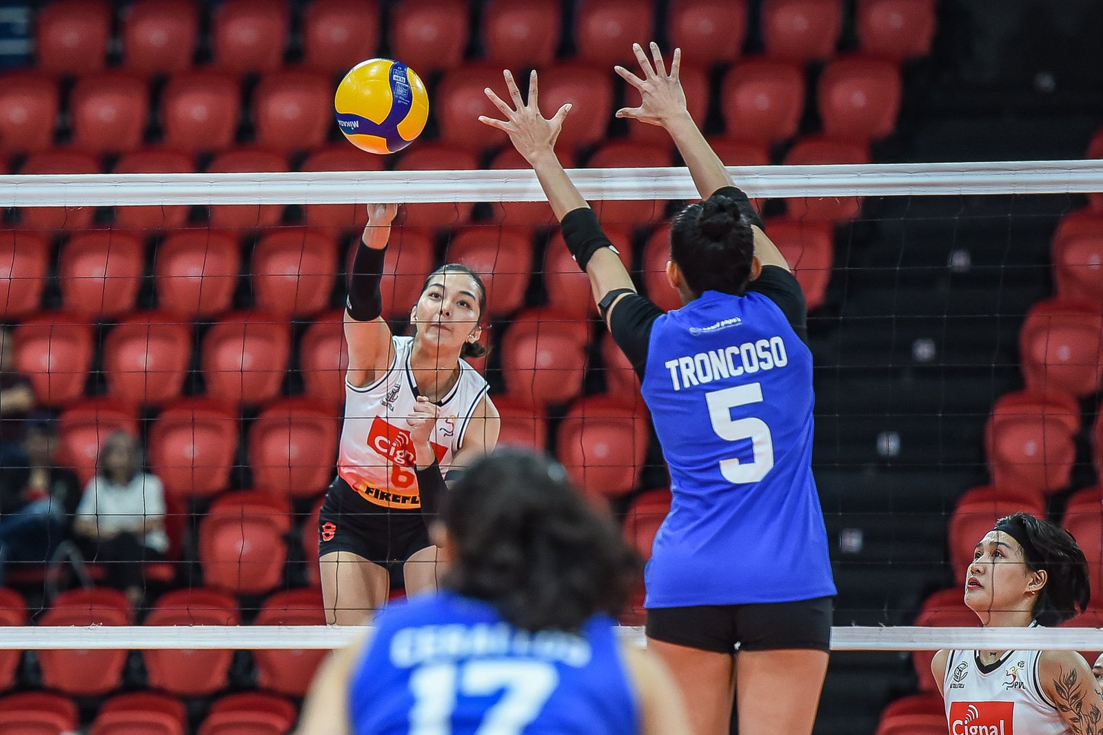 Erika Santos unleashes a cross-court hit during her 21-point explosion. [PVL Images]
