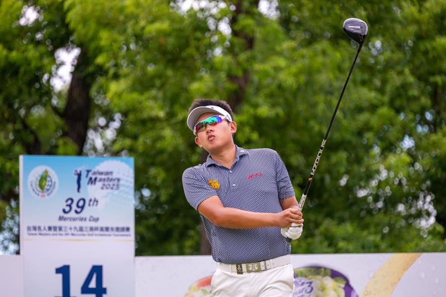 Atiruj Winaicharoenchai during round two of the Mercuries Taiwan Masters. [photo credit: Asian Tour]