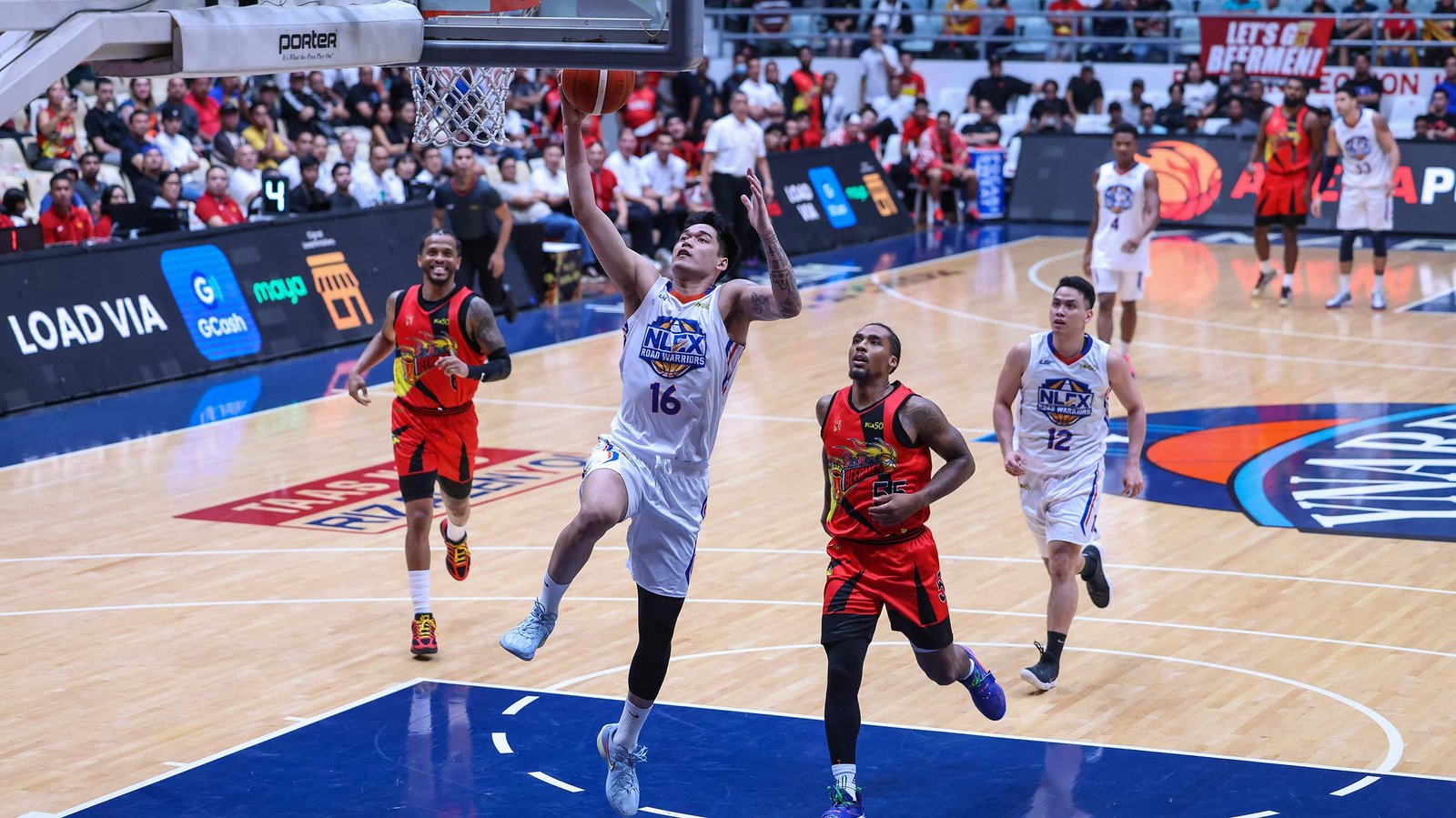 Jonnel Policarpio leads NLEX’s comeback against San Miguel. [PBA Images]