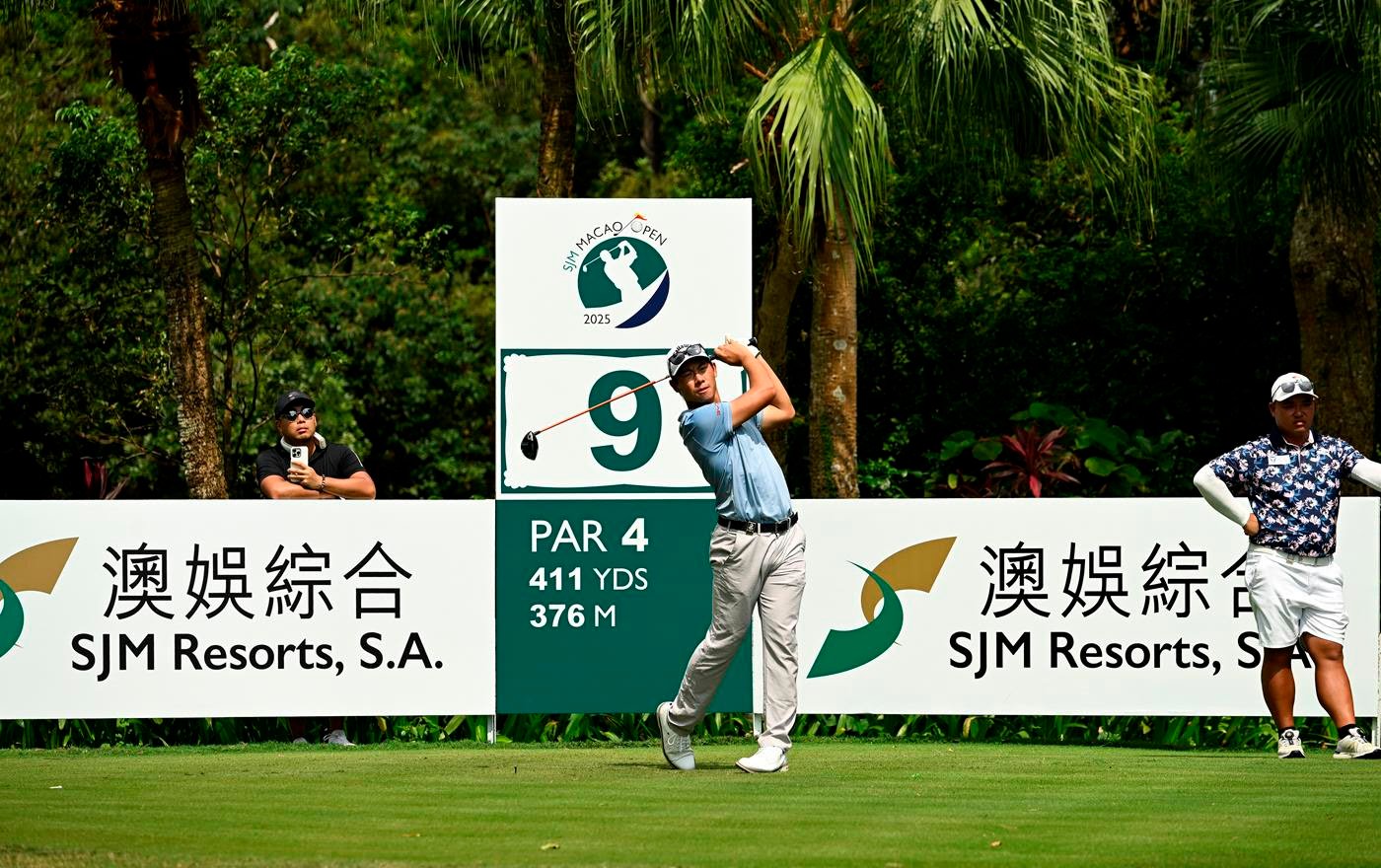 Thailand’s Gunn Charoenkul shares the first-round lead after a flawless 63 at the SJM Macao Open. [Asian Tour photo]