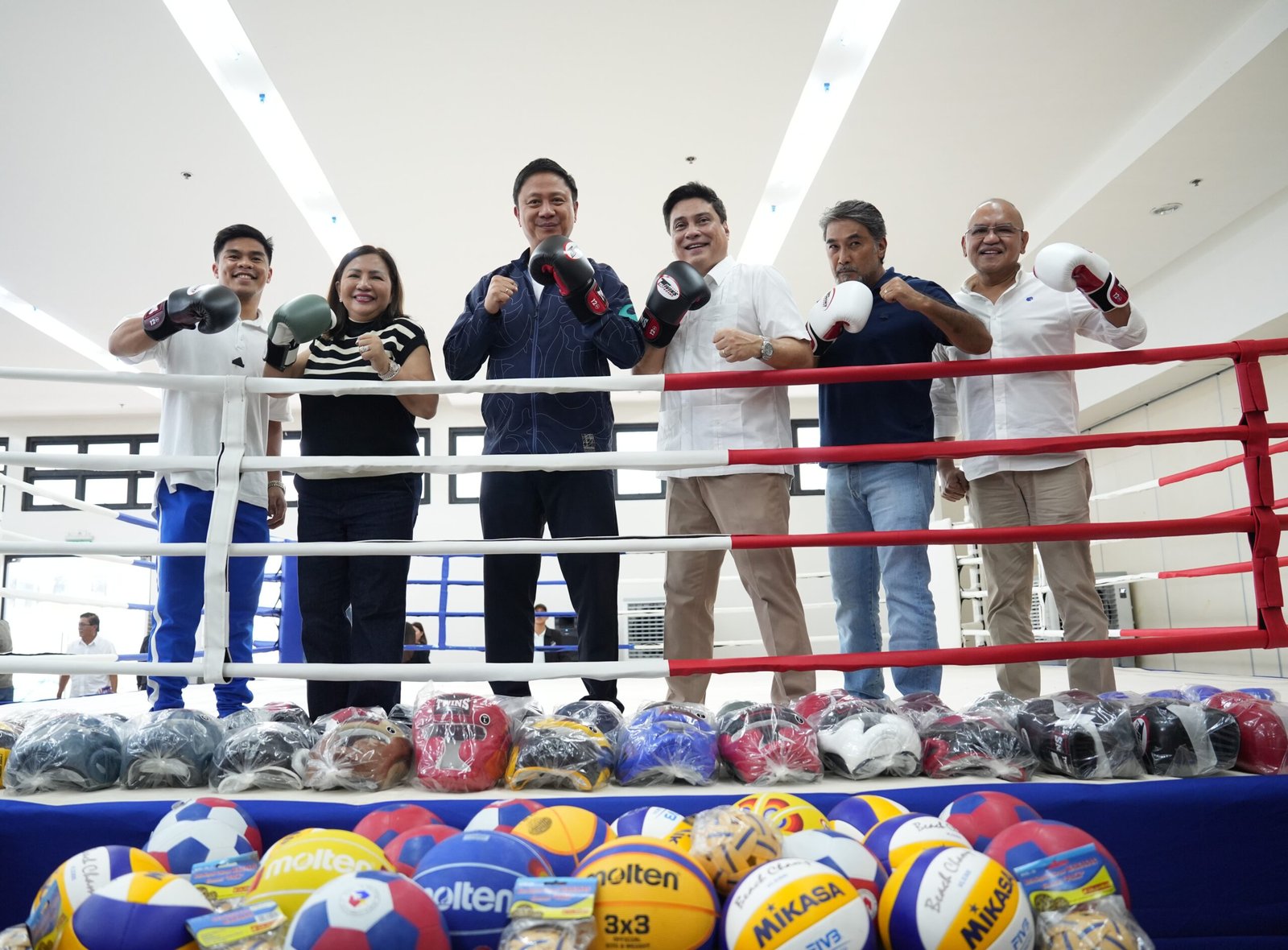 Tokyo Olympics silver medalist Carlo Paalam, Swerte Partylist Congresswoman Arlyn Ayon, Philippine Sports Commission (PSC) Chairman Patrick Gregorio, Senator Juan Miguel Zubiri, Bukidnon Governor Rogelio Roque, and Malaybalay City Vice Mayor Estilito "Litoy" Marabe  [PSC photo]