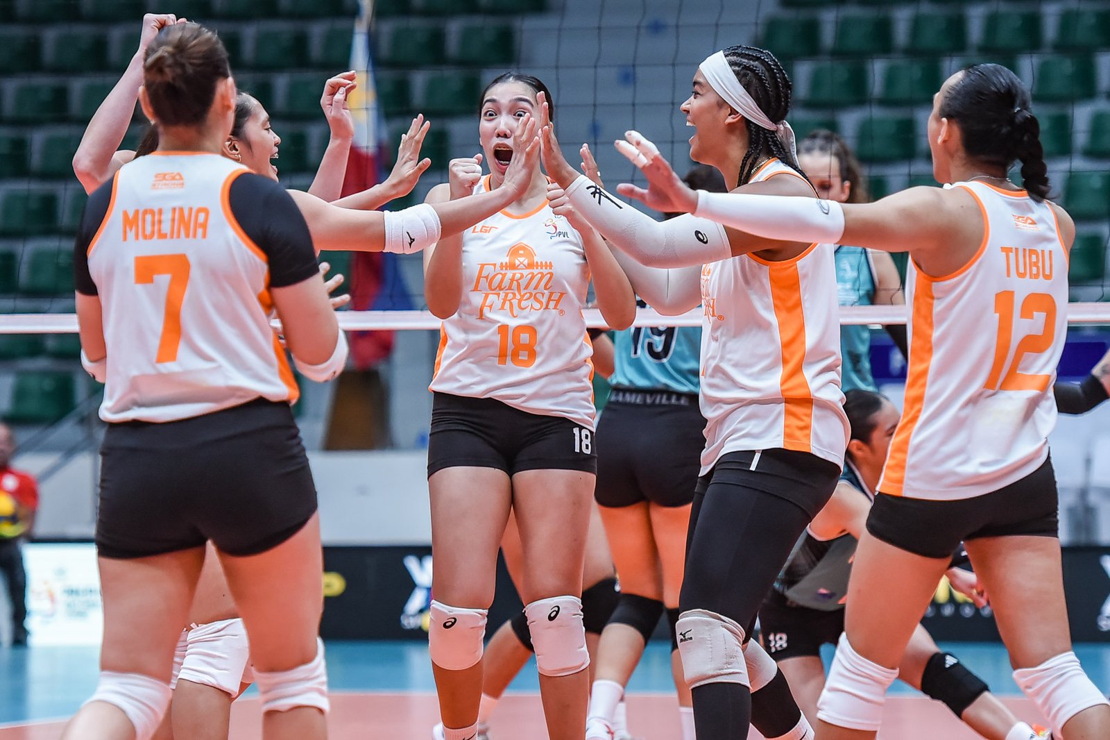 Farm Fresh gathers momentum after escaping a tight first set against Galeries Tower. [PVL Images]