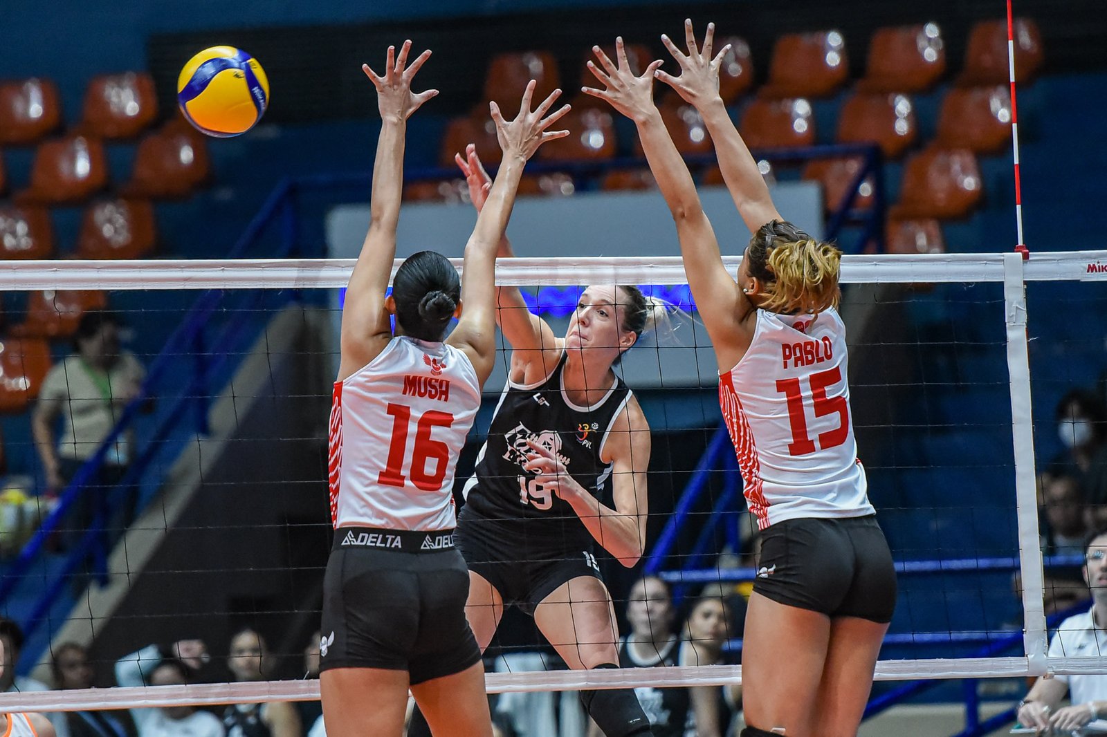 Eli Rosseaux hits a clutch back-row kill to secure match point. [PVL Images]