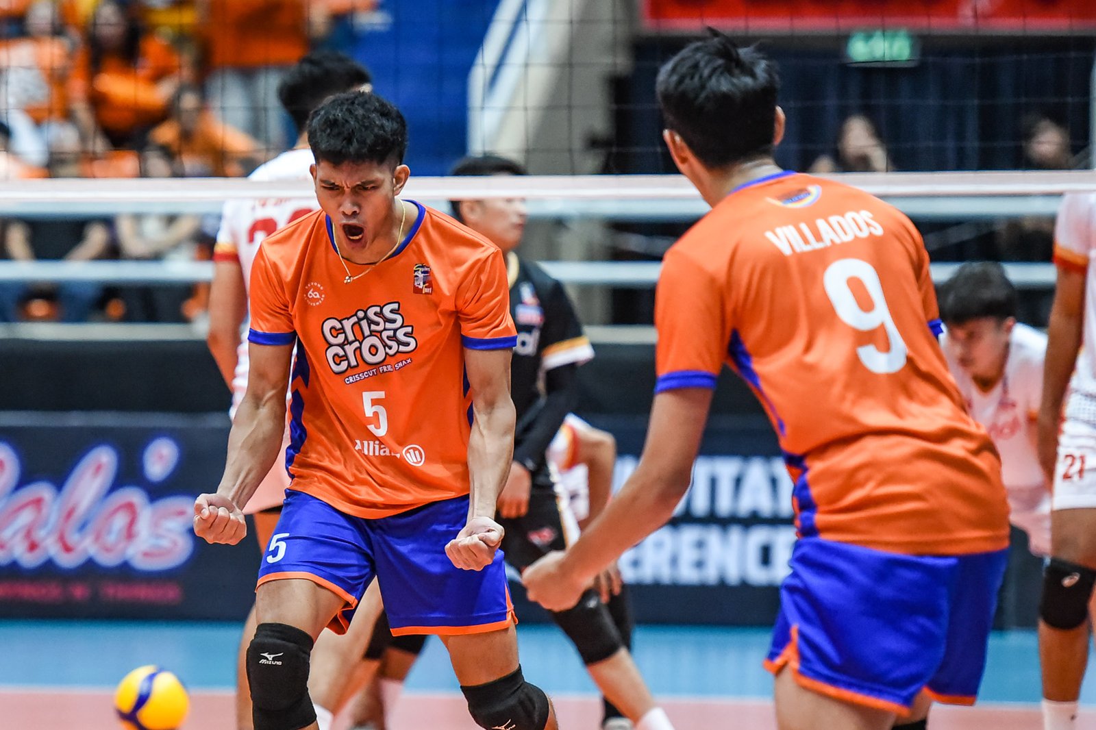 Criss Cross celebrates a key point in its four-set win over Cignal. [PVL Images]