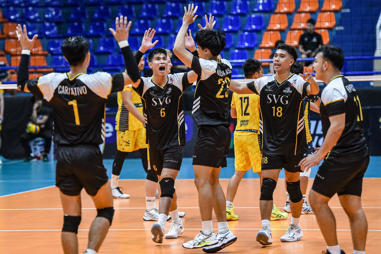 Savouge celebrates a clean finish toward its second semifinals victory. [Spikers Turf images]