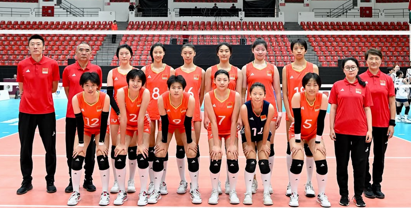 China U16 pushes into the knockout rounds after a commanding performance in the group phase. [photo credit: Asian Volley Confederation Instagram]