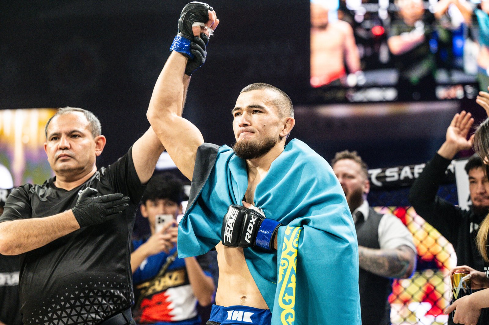 Koshen Akanov finishes Sardor Khudoyberdiev in 55 seconds during his global debut