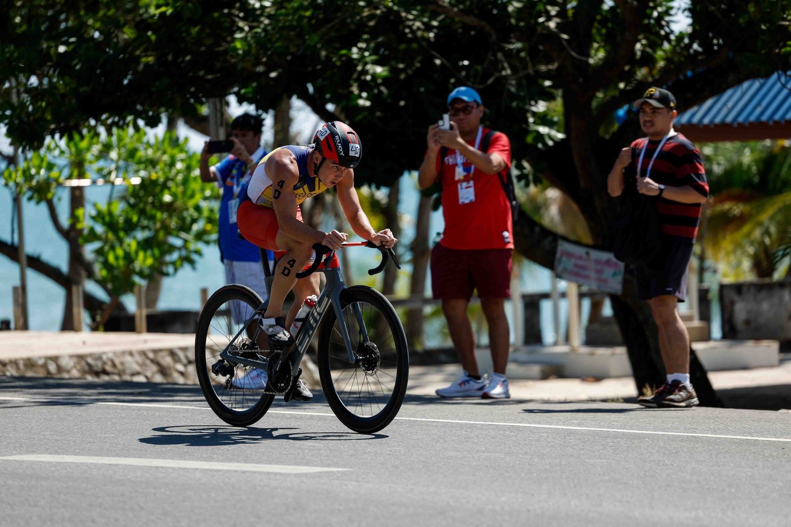 Fer Casares anchors the Philippine mixed relay team under intense heat. [POC Media Pool]