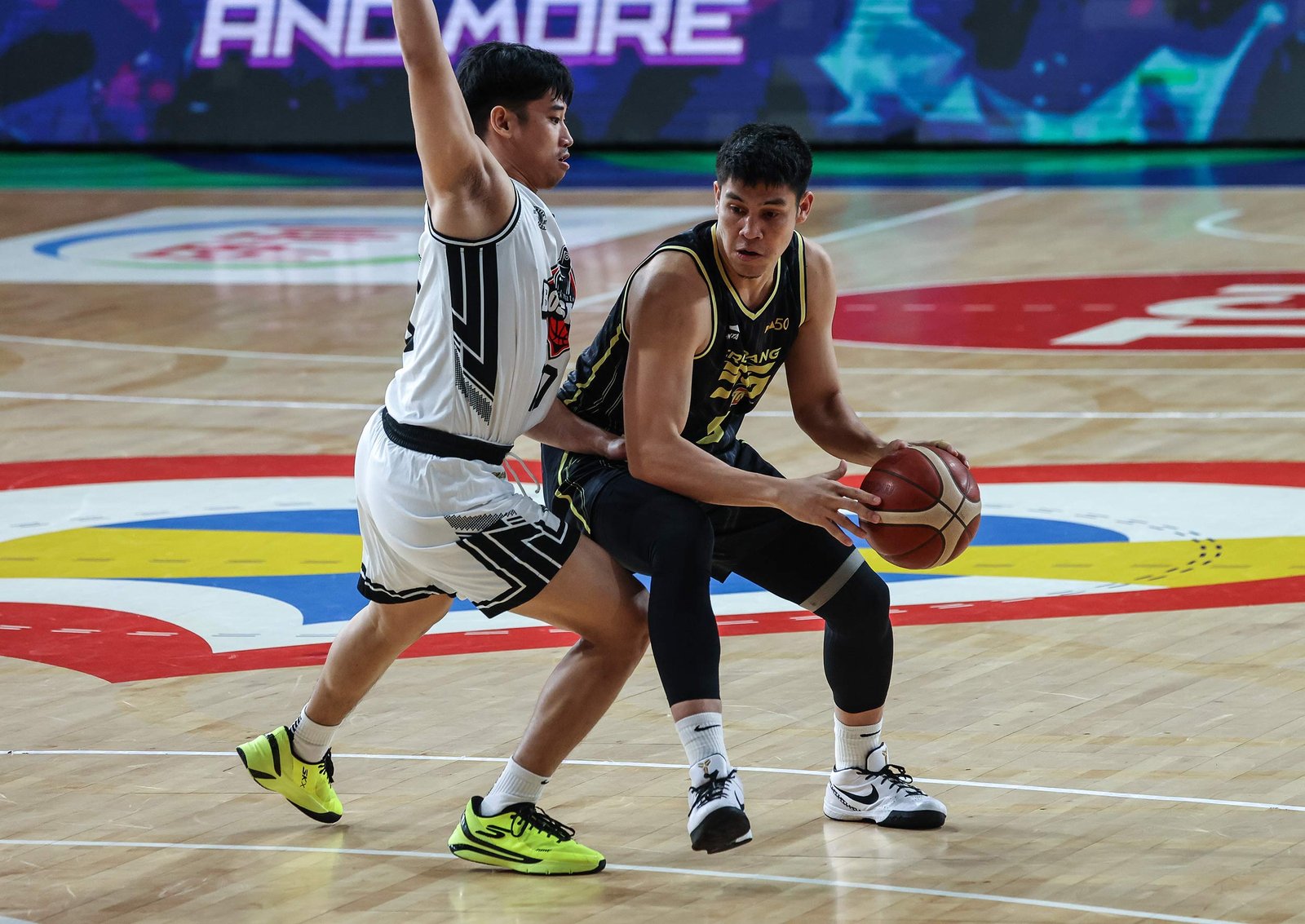 Calvin Oftana leads TNT Tropang Giga past Blackwater 113-96, putting the team closer to a top-four finish in the PBA Philippine Cup. [PBA Images]