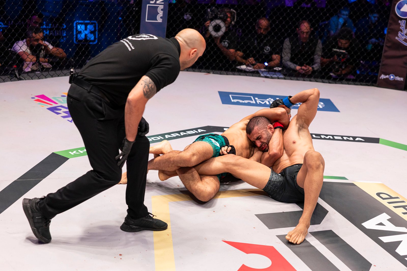 Salah Eddine Hamli secures a D’Arce choke for the lightweight championship. [PFL photo]