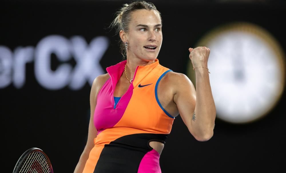 Sabalenka’s powerful backhand crosscourt helped her dominate Elina Svitolina. [photo credit: Xinhua]