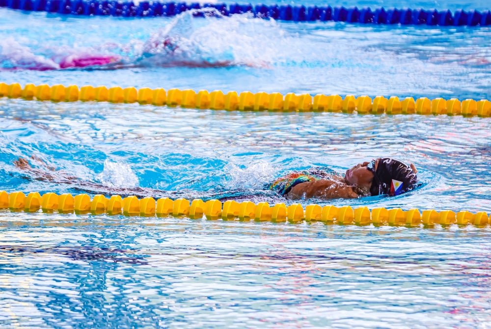 Angel Otom clocks a record-setting 1:43.87 in the women’s 100m backstroke S4-S5 on Day 3 of the ASEAN Para Games.  [PSC photo]