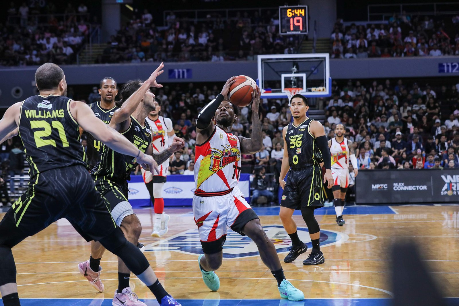 CJ Perez explodes in the fourth quarter to lift San Miguel Beer in Game 3. [PBA Images]