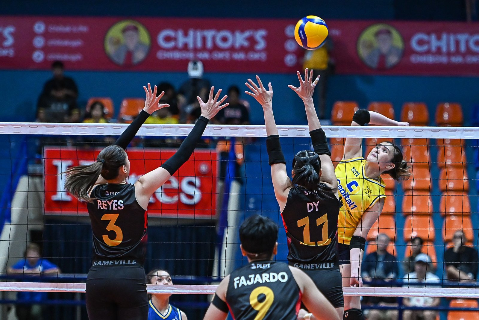 Bella Belen rises for an attack during her 28-point outing for the Solar Spikers. [PVL Images]