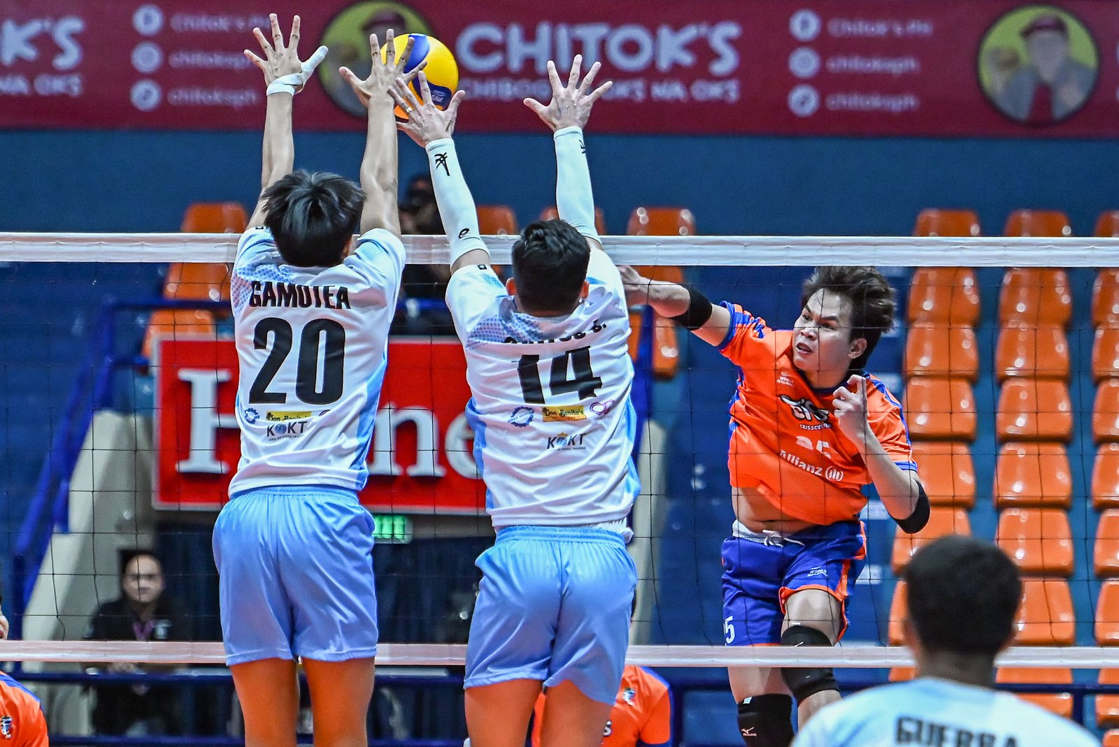 Alche Gupiteo delivers in his standout debut for Criss Cross. [Spikers Turf photo]