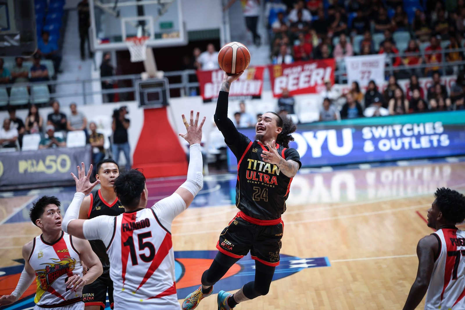 Munzon delivers in the clutch, Gilmore dominates inside—Titan Ultra takes down the champs [PBA Images]