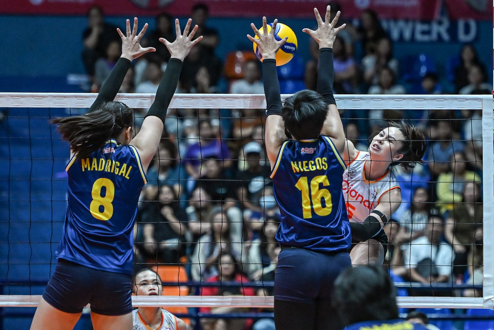Vanie Gandler powers Cignal’s offense with 23 points against Capital1. [PVL Images]