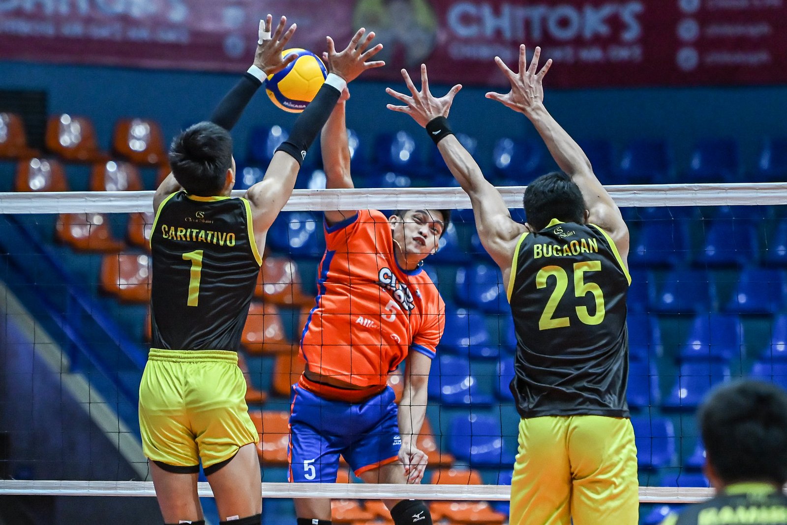 Jude Garcia powers an attack for Criss Cross. [Spikers Turf photo]