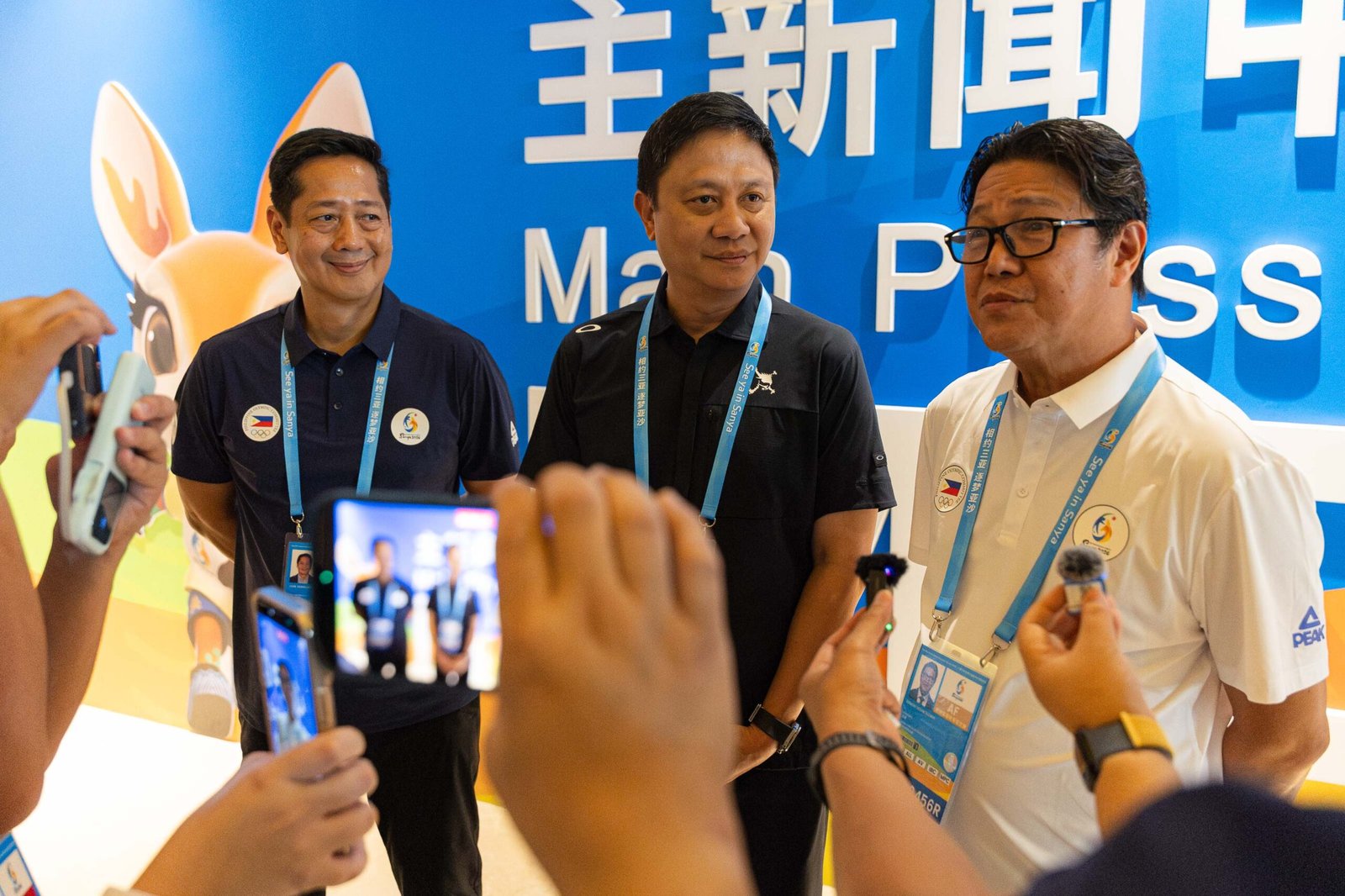 Team Philippines chef de mission Donaldo "Don" Caringal, PSC chairman Patrick "Pato" Gregorio and 7th ABG CEO Ramon "Tats" Suzara. [photo: POC Media pool]