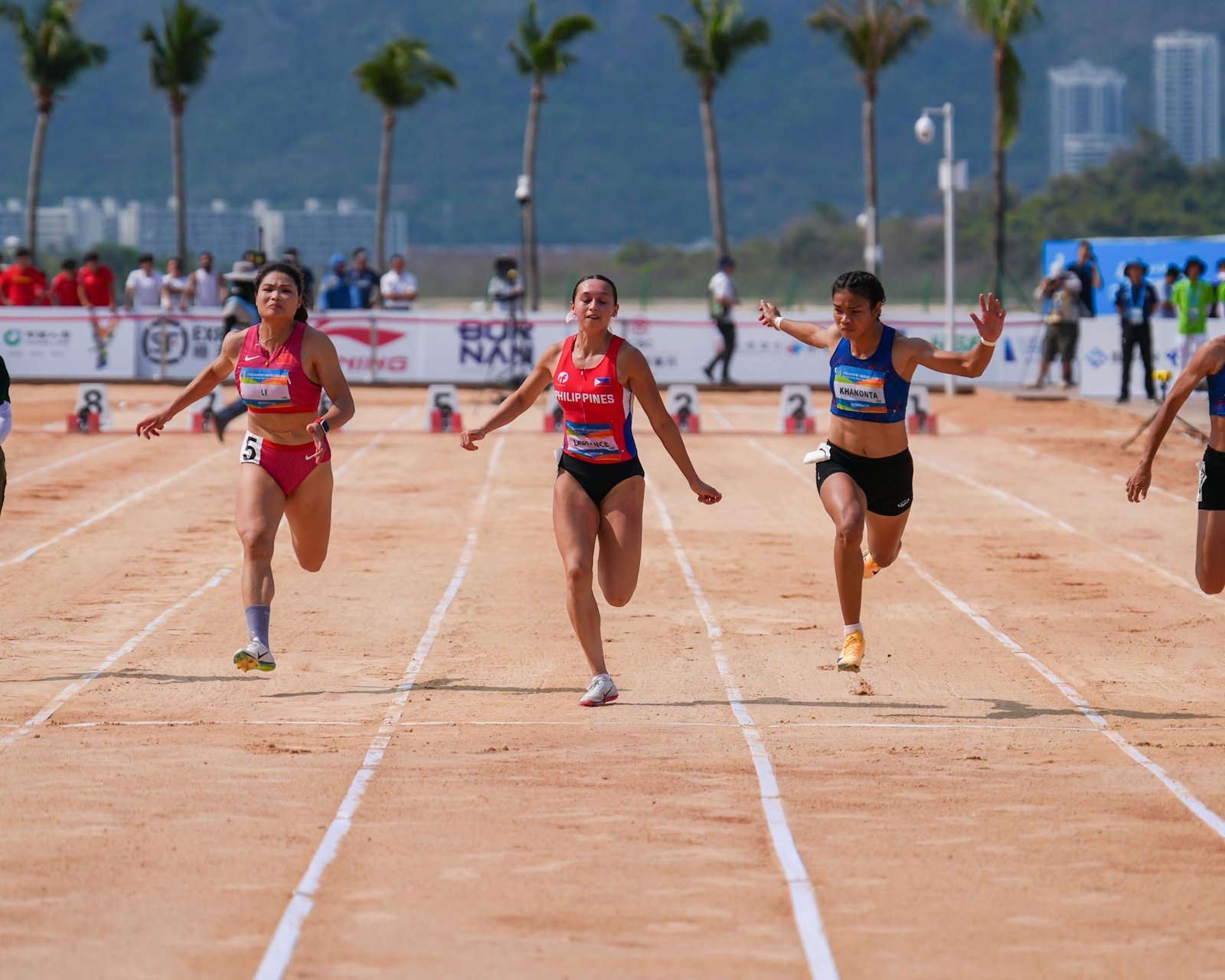 Jessica Rose Laurance races to a bronze-medal finish in the women’s 60m dash at the Asian Beach Games. [POC Media pool]