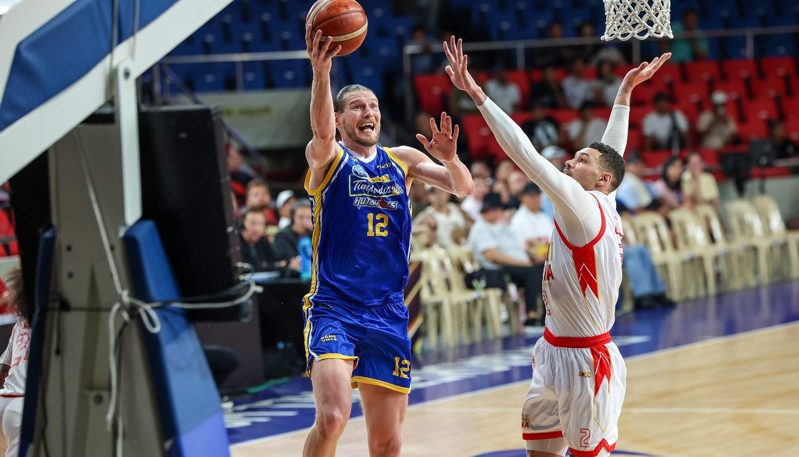 Clint Chapman powers Magnolia in crucial PBA Commissioner’s Cup blowout win. [PBA Images]