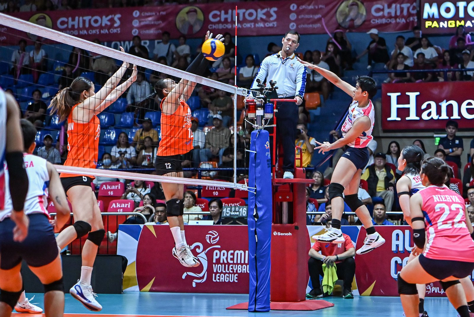 Tots Carlos leads Creamline offense with strong scoring output [PVL Images]