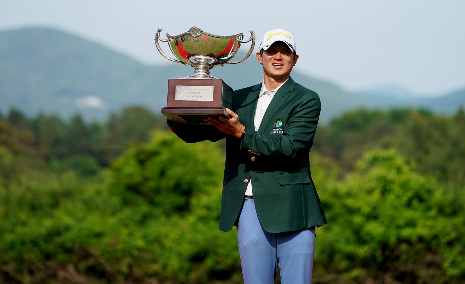 Jiho Yang poses with the KOLON Korea Open trophy after completing a historic victory at Woo Jeong Hills Country Club. [Asian Tour photo]