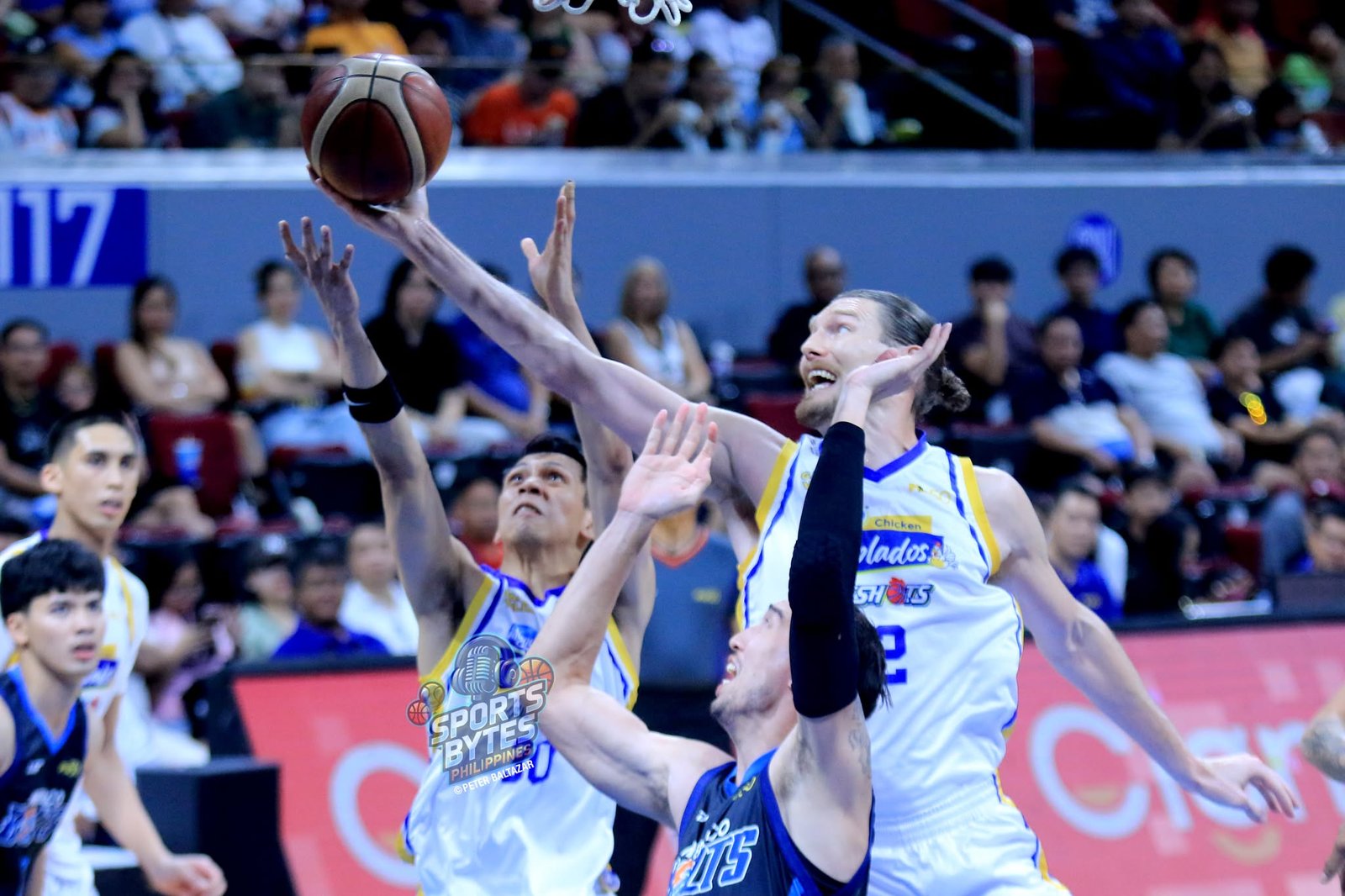 Clinton Chapman leads Magnolia’s offensive charge in crucial eliminations victory [photo credit: Peter Baltazar]