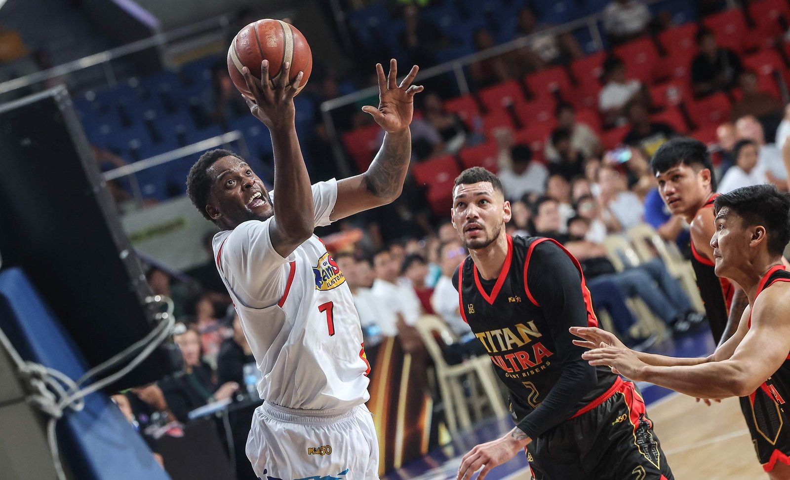 Jaylen Johnson powers Elasto Painters to 9-3 finish. [PBA Images]