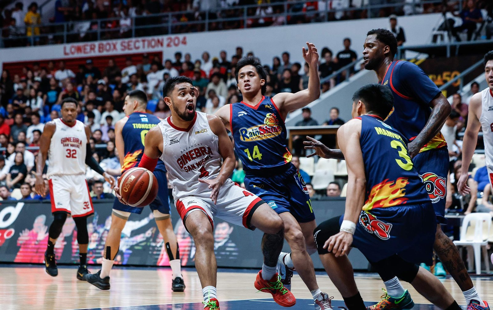 RJ Abarrientos played a key role in Ginebra’s semifinals victory over Rain or Shine. [PBA Images]