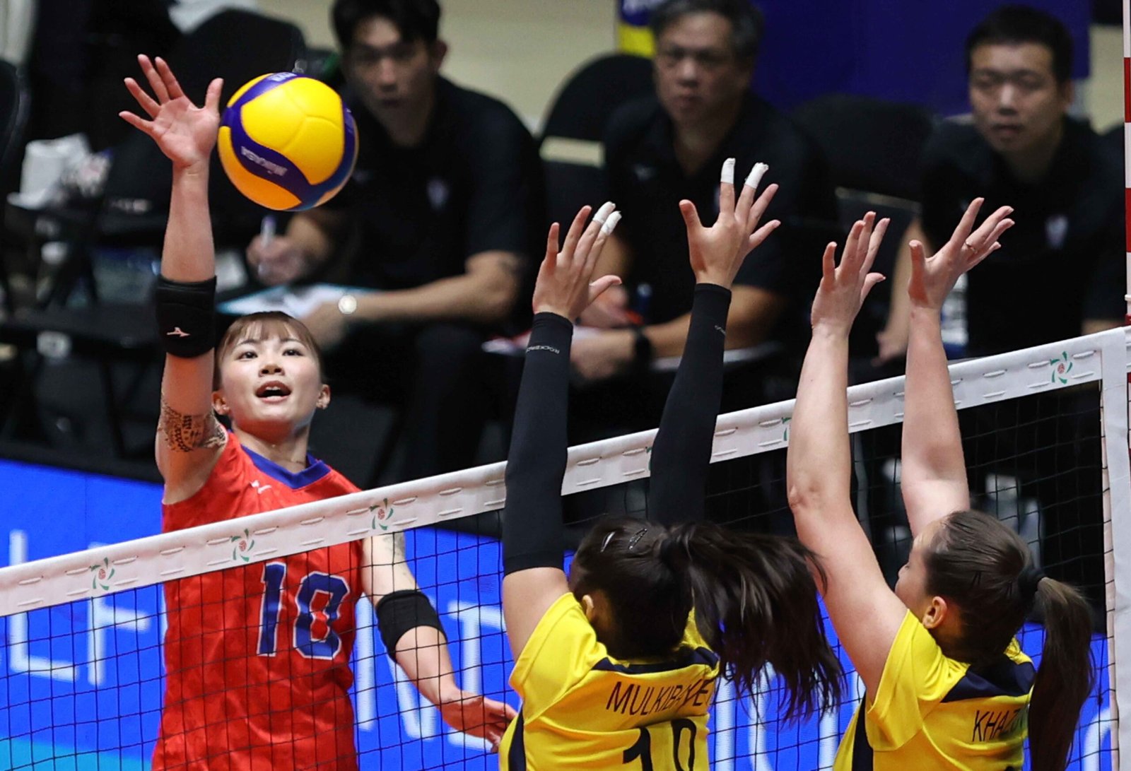 AVC Women’s Volleyball Cup semifinal action between Chinese Taipei and Kazakhstan. [AVCWCC photo]