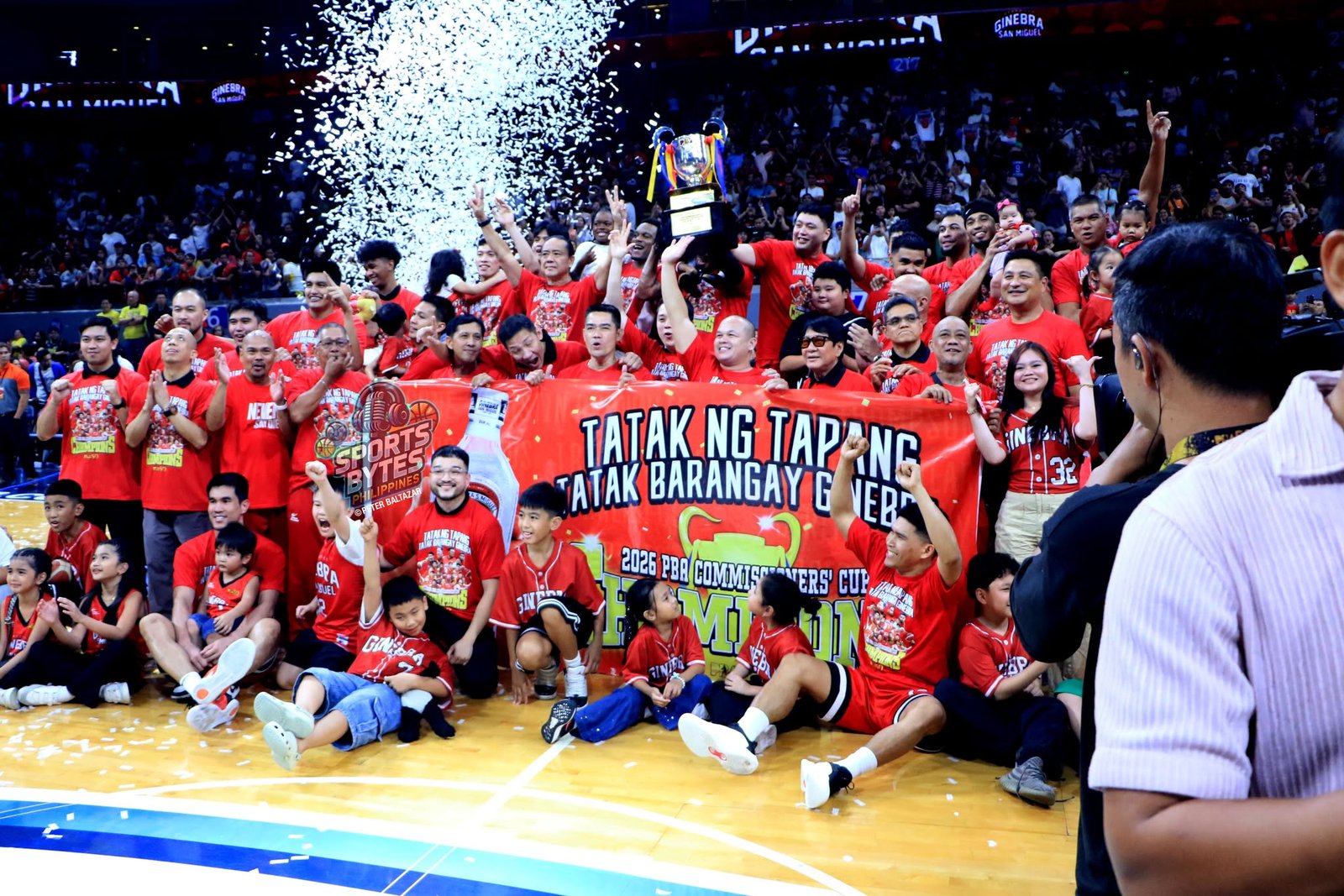 Barangay Ginebra celebrates after winning the PBA Commissioner’s Cup championship. [photo credit: Peter Baltazar]