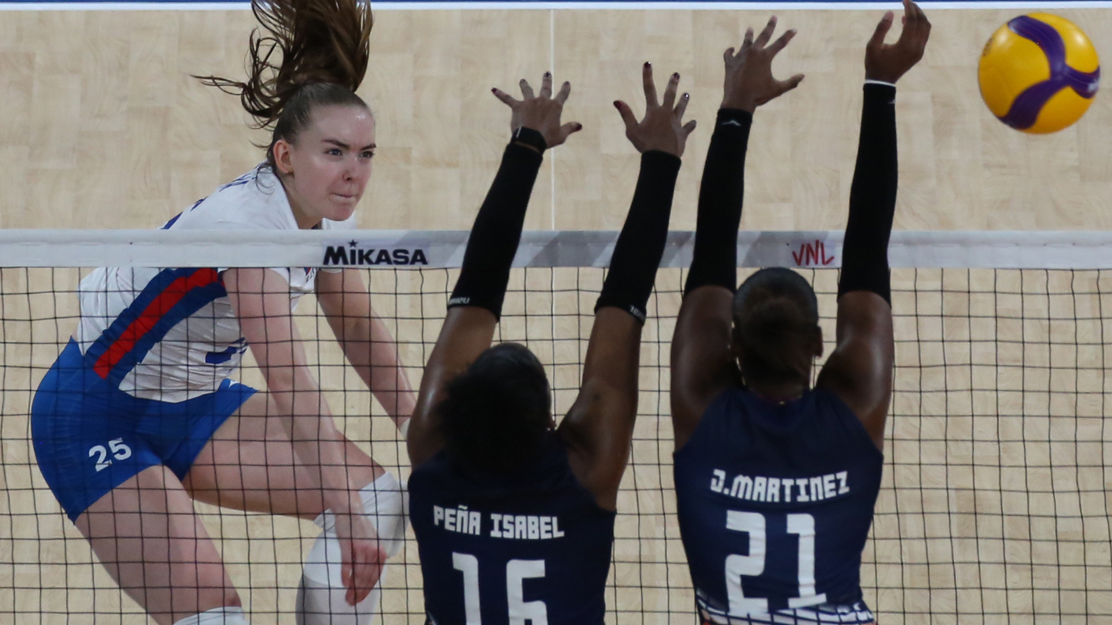 After trailing by two sets, Czechia fought back to defeat the Dominican Republic in one of the most thrilling matches of the Pasig City leg of the VNL. [PSC photo]