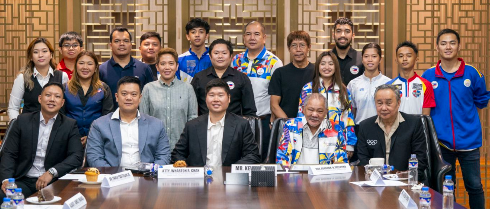 THE legends and stars of Philippine pool and their support are in attendance for the general assembly—(standing, from left) Francis Irang (team staff), Carlo Biado, Richard (trainer), AJ Manas, Alfredo Ferrer (executive director), Francisco de la Cruz, Basil Hassan Alshajjar,  Reyna Maria Legaspi, Carmille Buhat, Rubilen Amit, Michael Angelo Mengorio, Sofhia Yvanca Rosales, Rhaki Roj Constantino, Charles Ladiana, Johann Chua—and with them are (seated, from left) Dr. Paulo Pagteilan Jr., Atty. Wharton Chan, Kevin Wong, G.O.A.T. Efren “Bata” Reyes and POC president Abraham “Bambol” Tolentino. [NLBSPh photo]
