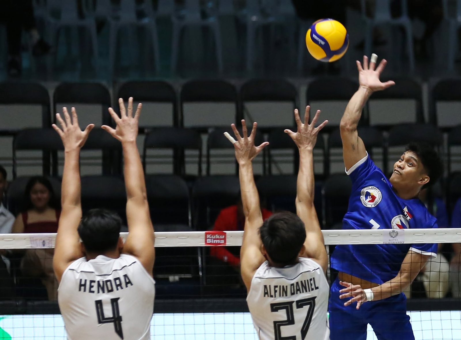 Alas Pilipinas continued its SEA V Cup campaign against Asian champions Indonesia. [AVC photo]