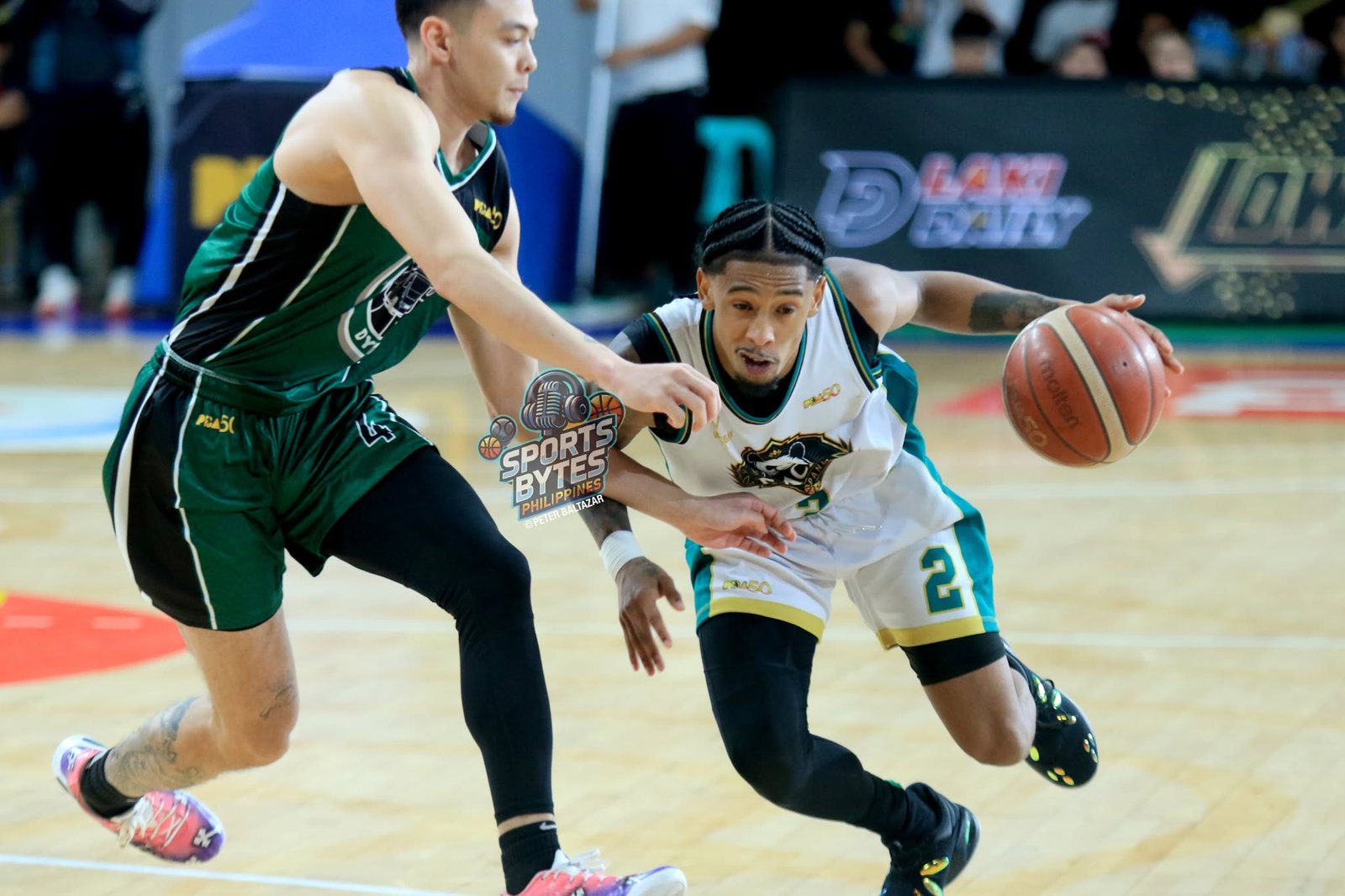 Injured stars De'Vondre Perry and Damien Chongqui combined for 63 points as Macau rallied to beat Terrafirma in the PBA Governors' Cup. [photo credit: Peter Baltazar]