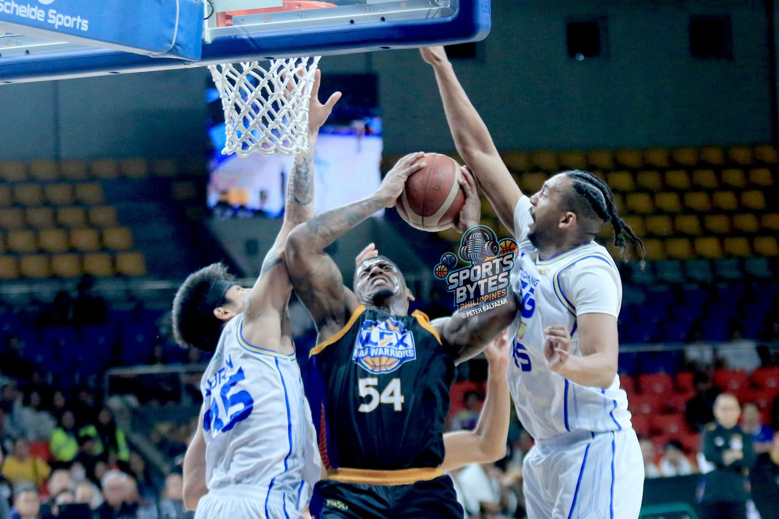 DeQuan Jones scored 27 points to lead NLEX past TNT in the PBA Governors' Cup. [photo credit: Peter Baltazar]